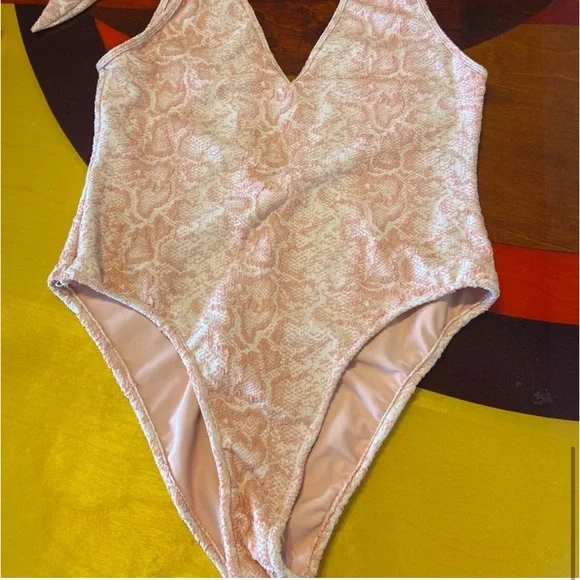 Tularosa Maryjane One Piece in Rosy Python SZ L - Picture 8 of 8